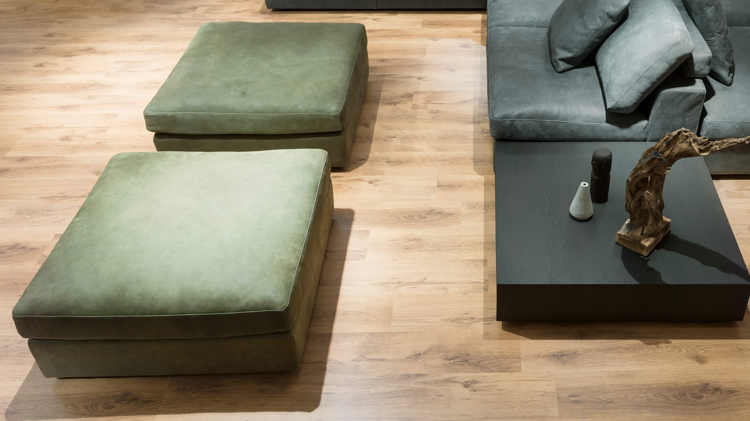 Dakota Hocker 90x90 Nubukleder grün