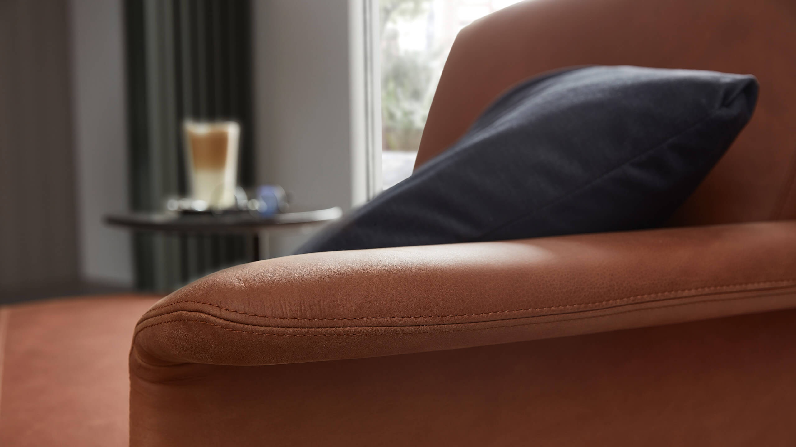 Cilia Longchair Leder Cognac Detailaufnahme 