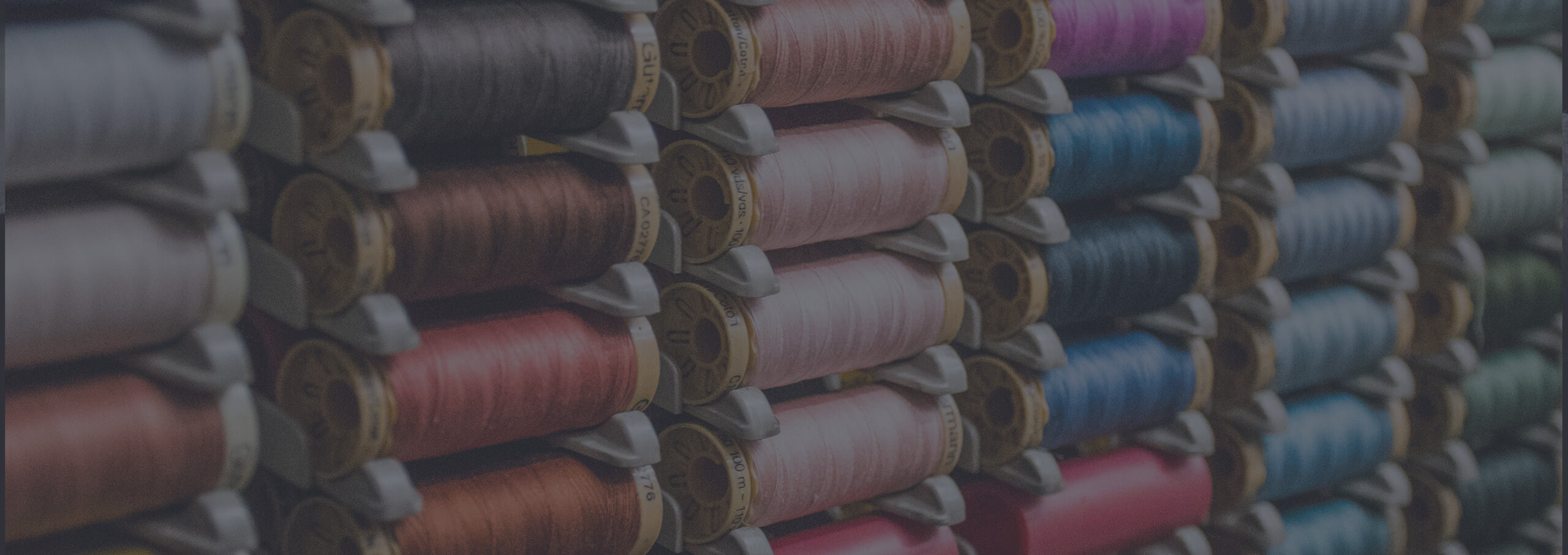 Nähgarn in verschiedenen Farben