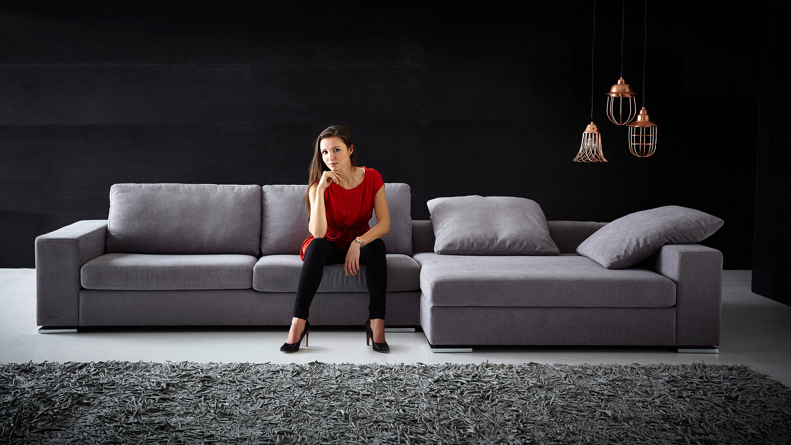 Dakota Ecksofa L mit Ottomane rechts  mit Model